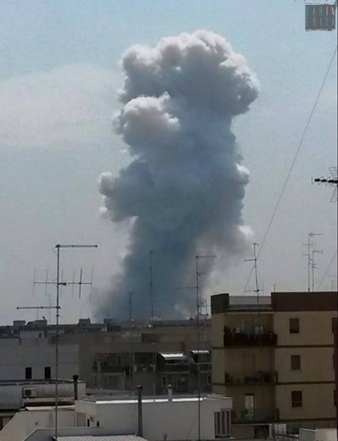 Modugno, esplode la fabbrica di fuochi d'artificio Bruscella: 7 morti